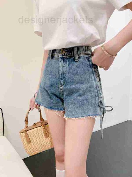 women's shorts designer 23 spring/summer new product letter cut flower patch fabric side strap decoration high waist wrapped hip wide, White;black
women's shorts designer 23 spring/summer new product letter cut flower patch fabric side strap decoration high waist wrapped hip wide, White;black
