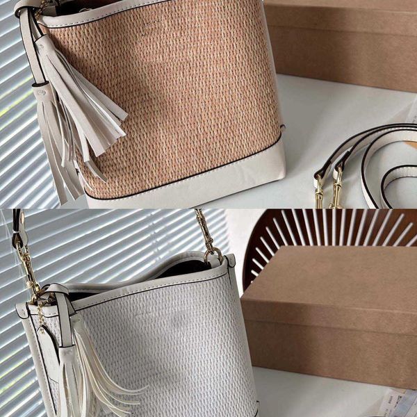 straw bucket underarm bag retro large capacity simple atmosphere tassels tot handbag shoulder cross purse 220712
straw bucket underarm bag retro large capacity simple atmosphere tassels tot handbag shoulder cross purse 220712
