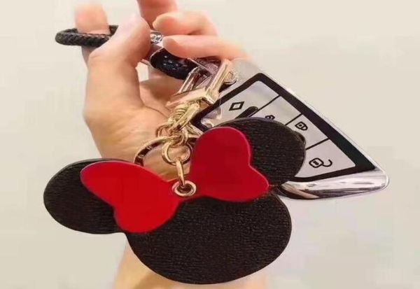 2021 keychain key buckle lovers car handmade leather keychains men women bag pendant accessories 5 color with box4513270, Silver
2021 keychain key buckle lovers car handmade leather keychains men women bag pendant accessories 5 color with box4513270, Silver