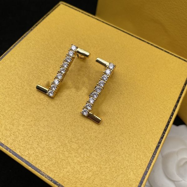 classic designer earrings for pendants, grand and fashionable brand women's earrings, suitable for weddings, parties, and jewelry, Golden;silver
classic designer earrings for pendants, grand and fashionable brand women's earrings, suitable for weddings, parties, and jewelry, Golden;silver