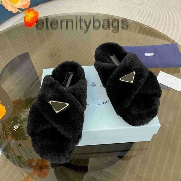 2022 women prad slippers sneakers luxury designer brand casual shoes rubber soles indoor and outdoor plush slippers size 35-40, Black
2022 women prad slippers sneakers luxury designer brand casual shoes rubber soles indoor and outdoor plush slippers size 35-40, Black
