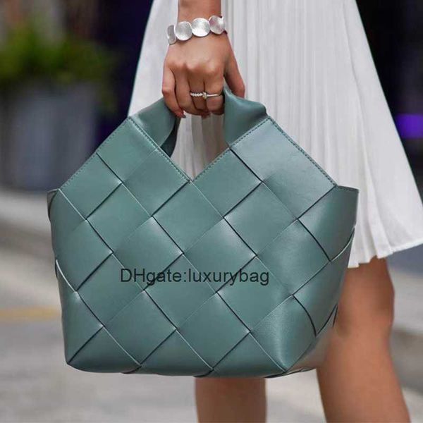 aaaaabotteg uneta jodie mini teen intrecciato temperament handwoven bag high capacity handbag leather one shoulder crossbody bag
aaaaabotteg uneta jodie mini teen intrecciato temperament handwoven bag high capacity handbag leather one shoulder crossbody bag