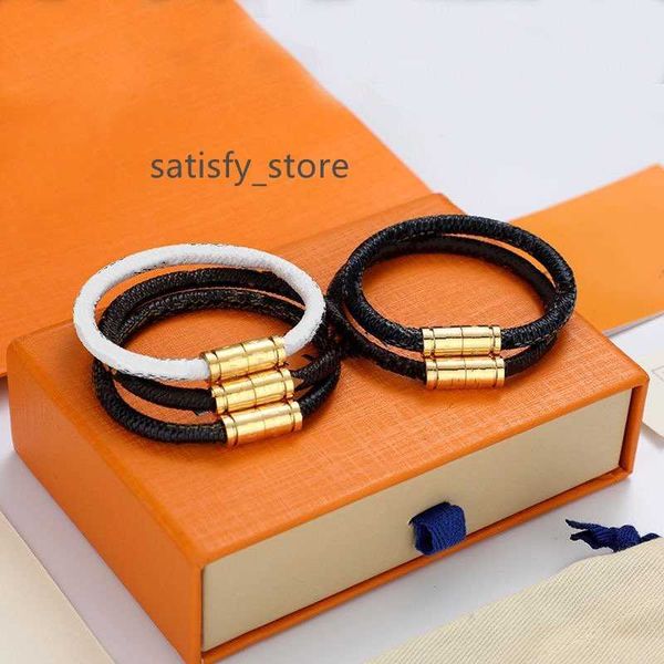brand designer bracelet classic flower plaid leather rope gold silver buckle beads hand rope men women couple bracelets luxury fashion gift, Golden;silver
brand designer bracelet classic flower plaid leather rope gold silver buckle beads hand rope men women couple bracelets luxury fashion gift, Golden;silver