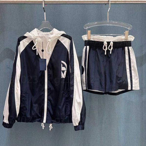designer two piece sets clothes sun protection fabrics set positioning coin lettering print decoration loose jacket with casual shorts track, White
designer two piece sets clothes sun protection fabrics set positioning coin lettering print decoration loose jacket with casual shorts track, White