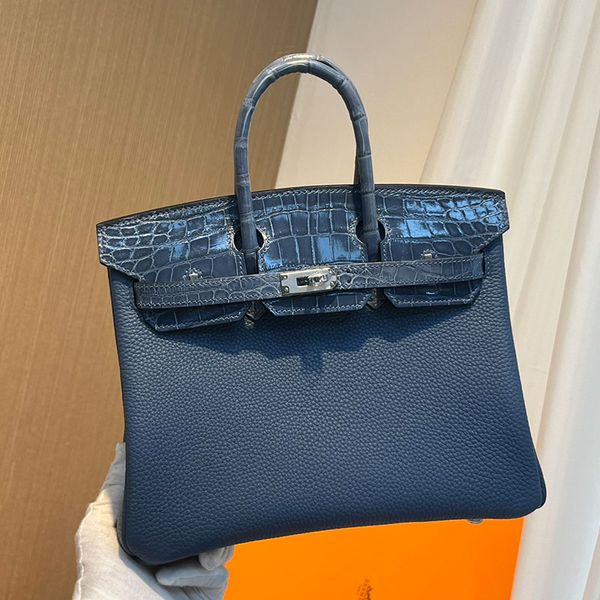 new luxury designer bag high-end ladies europe and america crocodile fashion brand large capacity handbag shoulder bag crossbody bag large b
new luxury designer bag high-end ladies europe and america crocodile fashion brand large capacity handbag shoulder bag crossbody bag large b
