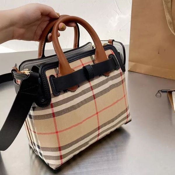 2023 women handbag tote bags plaid shopping bag shoulder crossbody purse fashion tartan patchwork genuine leather canvas detchable adjustabl, Black;red
2023 women handbag tote bags plaid shopping bag shoulder crossbody purse fashion tartan patchwork genuine leather canvas detchable adjustabl, Black;red