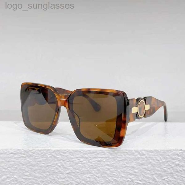 sunglasses for men women designers 5171 style anti-ultraviolet retro eyewear plate plank frame random box, White;black
sunglasses for men women designers 5171 style anti-ultraviolet retro eyewear plate plank frame random box, White;black