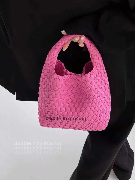 aaaaabotteg uneta jodie mini teen intrecciato handwoven women's bag niche design tote mother and child bag casual and versatile fashion
aaaaabotteg uneta jodie mini teen intrecciato handwoven women's bag niche design tote mother and child bag casual and versatile fashion