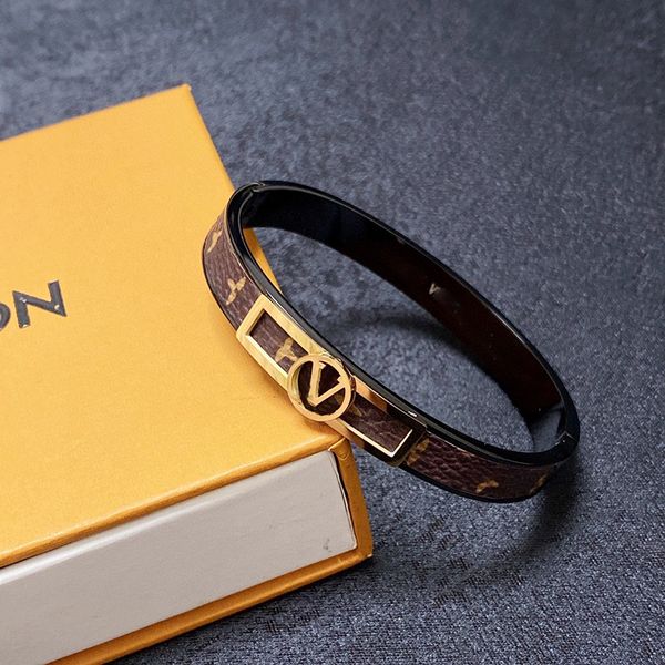 designer bracelet luxury bracelets for women bracelets men leather alphabet charm bracelets fashion trend classic jewelry couple gifts nice, Black
designer bracelet luxury bracelets for women bracelets men leather alphabet charm bracelets fashion trend classic jewelry couple gifts nice, Black