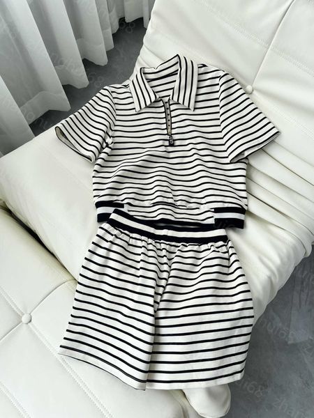 23ss womens designer clothing casual suit women pants sets letter ribbon spliced lapel stripes half-zip short-sleeved polo shirt elastic sho, White
23ss womens designer clothing casual suit women pants sets letter ribbon spliced lapel stripes half-zip short-sleeved polo shirt elastic sho, White