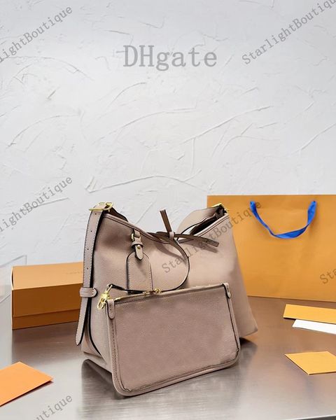 2023 new high capacity one shoulder underarm bag fashionable tote crossbody bag for women versatile commuter handbag with embossed grain cow
2023 new high capacity one shoulder underarm bag fashionable tote crossbody bag for women versatile commuter handbag with embossed grain cow