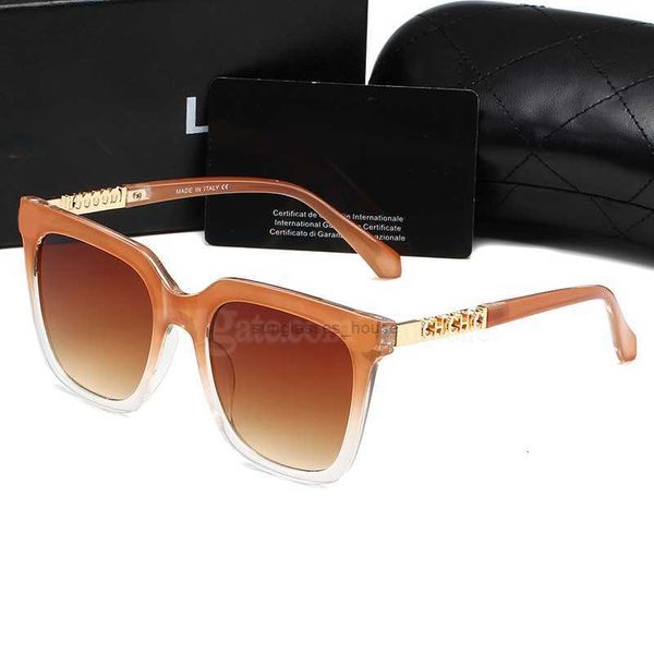 designer sunglasses for women and man fashion model special uv 400 protection letter big leg double beam frame outdoor brands design alloy d, White;black
designer sunglasses for women and man fashion model special uv 400 protection letter big leg double beam frame outdoor brands design alloy d, White;black