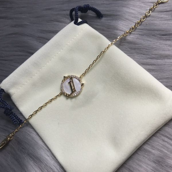 classic pendant necklace designer love bracelet gift classic women's fashion luxury necklace designer jewelry new style, Silver
classic pendant necklace designer love bracelet gift classic women's fashion luxury necklace designer jewelry new style, Silver