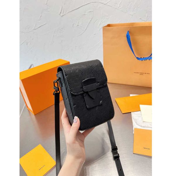 m81524 s-lock vertical wearable wallet designer crossbody bag women men brand mini purse with chain single shoulder card coin holder ladies
m81524 s-lock vertical wearable wallet designer crossbody bag women men brand mini purse with chain single shoulder card coin holder ladies