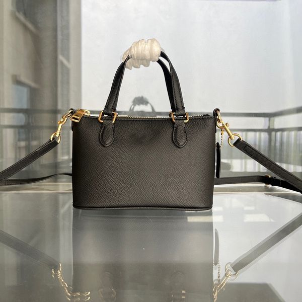 fashion genuine leather ch198 women's shoulder bag designer boston bag zipper opening luxury id michafl_kops
fashion genuine leather ch198 women's shoulder bag designer boston bag zipper opening luxury id michafl_kops