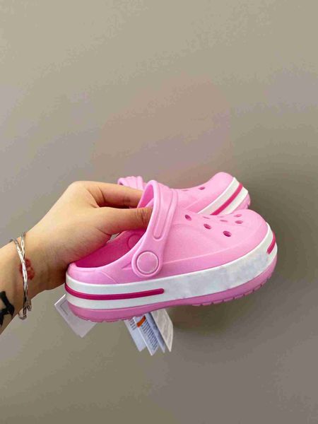 kids shoes 2023 summer designer sandals slides slippers slipper triple baby boys girls white black purple navy blue brown542100412897, Black;red
kids shoes 2023 summer designer sandals slides slippers slipper triple baby boys girls white black purple navy blue brown542100412897, Black;red