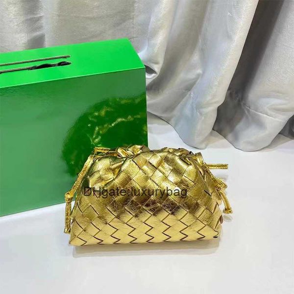 aaaaabotteg uneta jodie mini teen intrecciato cowhide bag hand woven cloud bag leather pleated dumpling bag women's bag one shoulder me
aaaaabotteg uneta jodie mini teen intrecciato cowhide bag hand woven cloud bag leather pleated dumpling bag women's bag one shoulder me