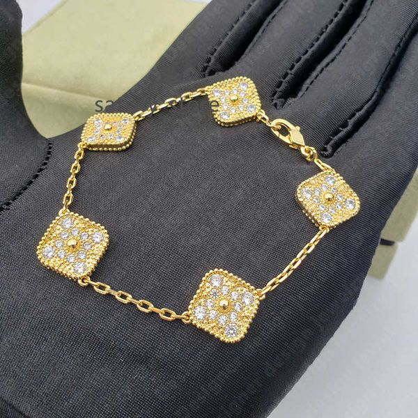 fashion classic 4/4 leaf clover bracelet 18k gold onyx shell mother of pearl women girls wedding mother's day jewellery women gifts, Golden;silver
fashion classic 4/4 leaf clover bracelet 18k gold onyx shell mother of pearl women girls wedding mother's day jewellery women gifts, Golden;silver