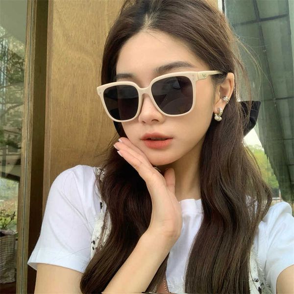 sunglasses frames gm women high-end insertions 2023 new milk white sunglasses glasses with uv protection suitable for myopia, White;black 
sunglasses frames gm women high-end insertions 2023 new milk white sunglasses glasses with uv protection suitable for myopia, White;black
