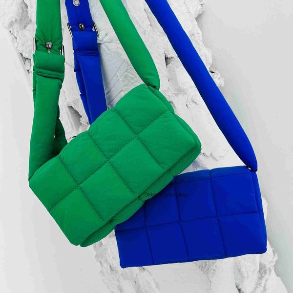 aaaaabotteg uneta jodie mini teen intrecciato sponge pillow bag for women ins fashion versatile nylon one shoulder crossbody down bag
aaaaabotteg uneta jodie mini teen intrecciato sponge pillow bag for women ins fashion versatile nylon one shoulder crossbody down bag