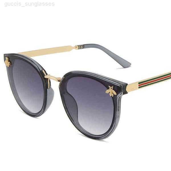 mens designer sunglasses luxury women sunglasses oval metal frame little bee men glasses uv400 classic retro brand sport eyewear designer me, White;black
mens designer sunglasses luxury women sunglasses oval metal frame little bee men glasses uv400 classic retro brand sport eyewear designer me, White;black