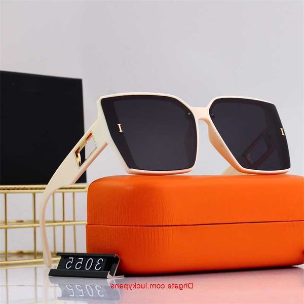 fashion adumbral luxurys designers sunglasses for women mens designer sun glasses outdoor drive holiday summer polarized sunglass with box b, White;black
fashion adumbral luxurys designers sunglasses for women mens designer sun glasses outdoor drive holiday summer polarized sunglass with box b, White;black