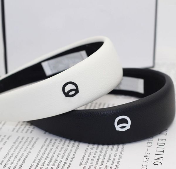 luxury designer headband female bezel head leather padded women solid thick hair hoop hairband brand headbands9630755, Silver
luxury designer headband female bezel head leather padded women solid thick hair hoop hairband brand headbands9630755, Silver