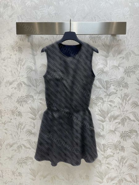 23ss women dress womens designer clothing summer dresses classic presbytery letter logo jacquard drawstring waist sleeveless vest dress wome, Black;gray
23ss women dress womens designer clothing summer dresses classic presbytery letter logo jacquard drawstring waist sleeveless vest dress wome, Black;gray