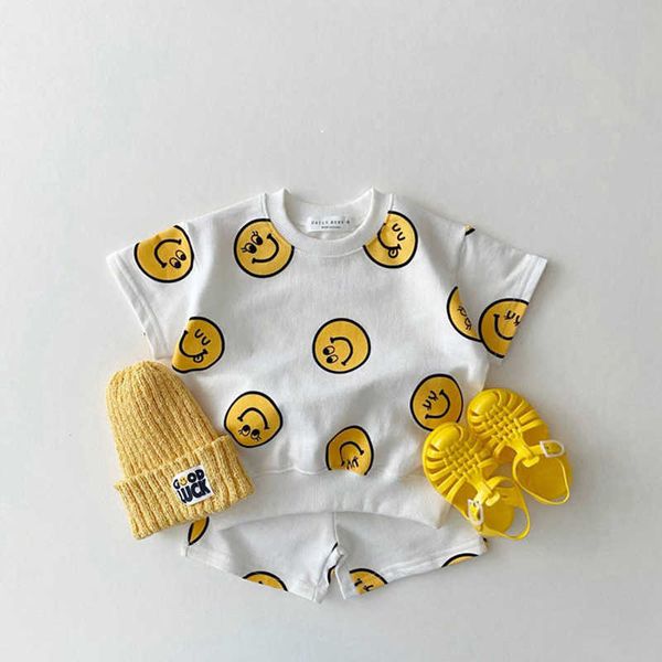 korean version of ins clothing boys and girls baby short sleeved shorts two-piece children's smiling face casual cotton suit, White
korean version of ins clothing boys and girls baby short sleeved shorts two-piece children's smiling face casual cotton suit, White