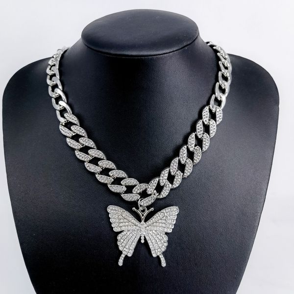 hip hop heavy flat thread spliced butterfly pendant cuban chain full diamond necklace 15mm metal chain, Silver
hip hop heavy flat thread spliced butterfly pendant cuban chain full diamond necklace 15mm metal chain, Silver