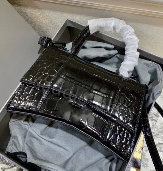 luxury designer bags hourglass shoulder bags fashion classic crocodile skin handbag deluxe hourglass satchel lady shopping bag higt-end desi
luxury designer bags hourglass shoulder bags fashion classic crocodile skin handbag deluxe hourglass satchel lady shopping bag higt-end desi