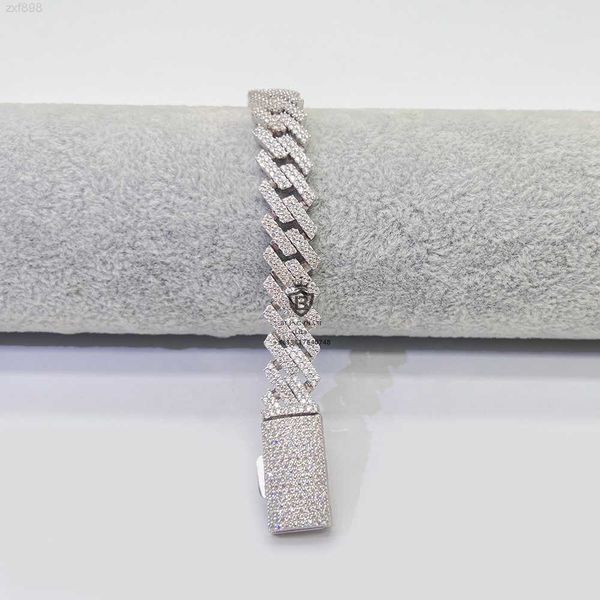 hip hop 18k gold plated 12mm cuban link chain moissanite iced men 925 silver jewelry bracelet
hip hop 18k gold plated 12mm cuban link chain moissanite iced men 925 silver jewelry bracelet