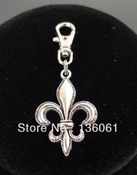 vintage silver fleur de lis lily flower keychain pendant swivel clasp metal keyring for keys car key ring diy bag handbag jewelry 2814546
vintage silver fleur de lis lily flower keychain pendant swivel clasp metal keyring for keys car key ring diy bag handbag jewelry 2814546