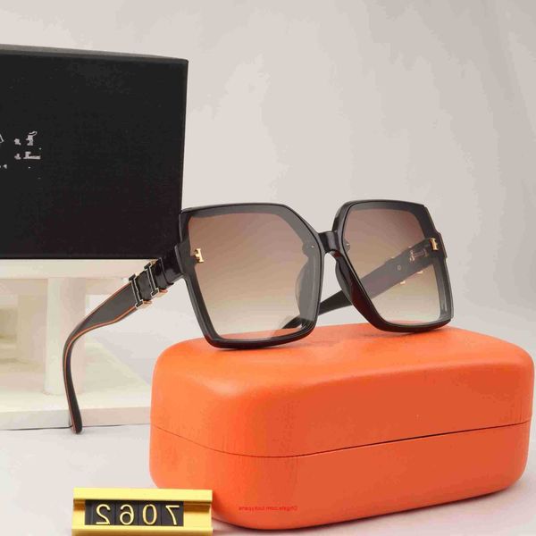 2023 h designer sunglasses women and men oversize fashion sun glasses uv400 lens with box resistant sunglasses vq0s, White;black
2023 h designer sunglasses women and men oversize fashion sun glasses uv400 lens with box resistant sunglasses vq0s, White;black