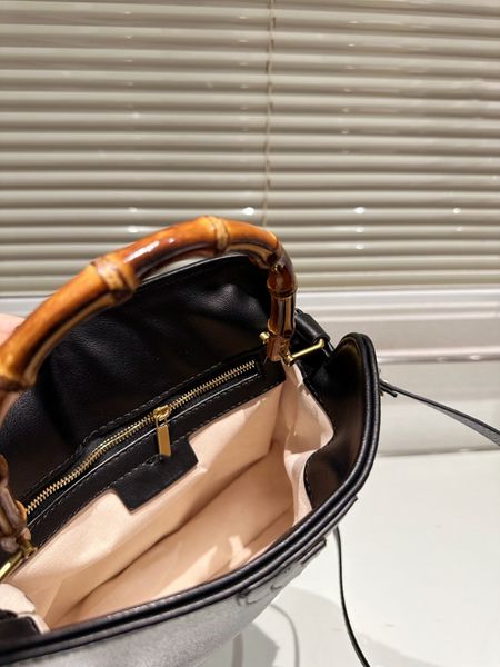 bag with large capacity 2023 summer single shoulder crossbody bag for women's niche dumpling bag
bag with large capacity 2023 summer single shoulder crossbody bag for women's niche dumpling bag