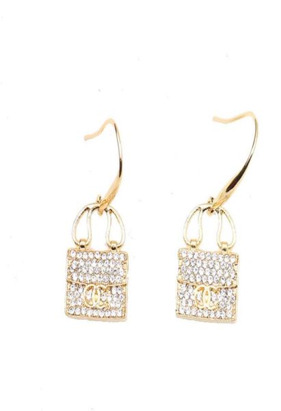 luxury women stud earring designers 18k gold plated earrings double letters geometry brand crystal rhinestone wedding party jewerl4811851, Golden;silver
luxury women stud earring designers 18k gold plated earrings double letters geometry brand crystal rhinestone wedding party jewerl4811851, Golden;silver