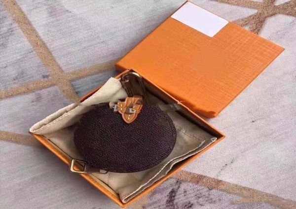 2021 keychain old flower bag small round cake l home pocket with box 0366333775, Silver
2021 keychain old flower bag small round cake l home pocket with box 0366333775, Silver