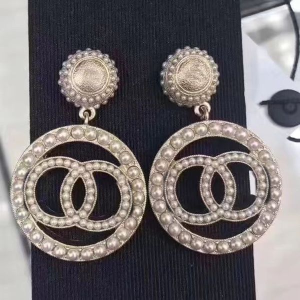 fashion earring jewelry, luxurious and atmospheric clothing jewelry, luxury brand jewelry, party gift boxes, Gray
fashion earring jewelry, luxurious and atmospheric clothing jewelry, luxury brand jewelry, party gift boxes, Gray