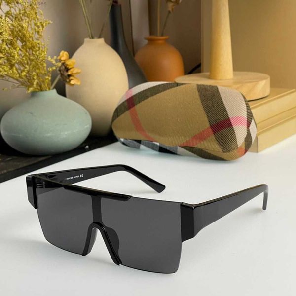 fashion design sunglasses 4291 square frameless connection lens retro eyewear trendy and versatile style uv 400 protective glasses quali, White;black
fashion design sunglasses 4291 square frameless connection lens retro eyewear trendy and versatile style uv 400 protective glasses quali, White;black