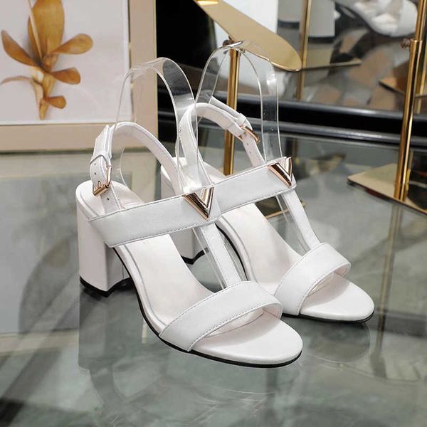 leather silhouette sandals women high-heels ankle strap mid sandal flower-shaped heel dress wedding shoes with box no328, Black
leather silhouette sandals women high-heels ankle strap mid sandal flower-shaped heel dress wedding shoes with box no328, Black