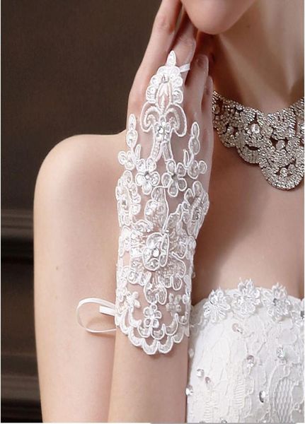the bride wedding lace gloves beaded beaded hook that new gloves short gloves whole color white and red7709931
the bride wedding lace gloves beaded beaded hook that new gloves short gloves whole color white and red7709931