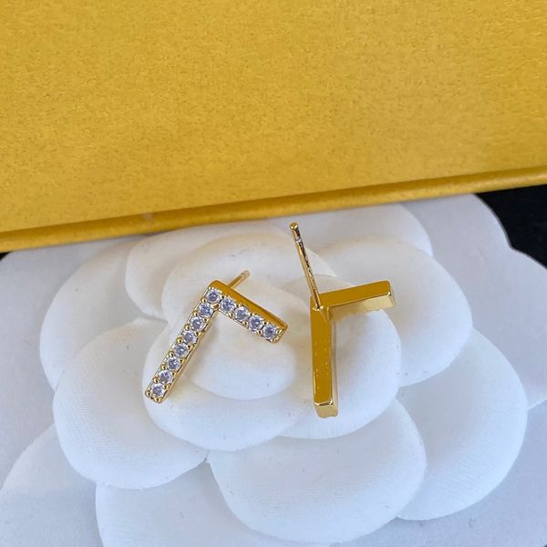 classic designer earrings for pendants, grand and fashionable brand women's earrings, suitable for weddings, parties, jewelry, gift box, Golden;silver
classic designer earrings for pendants, grand and fashionable brand women's earrings, suitable for weddings, parties, jewelry, gift box, Golden;silver