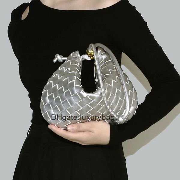aaaaabotteg uneta jodie mini teen intrecciato handheld mobile phone bag with drawstring mini bag hand woven bag female underarm dumplings ba
aaaaabotteg uneta jodie mini teen intrecciato handheld mobile phone bag with drawstring mini bag hand woven bag female underarm dumplings ba
