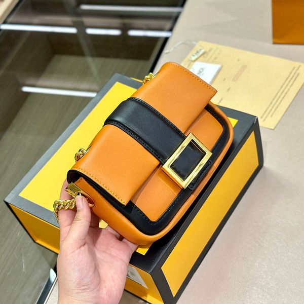 23ss vintage women designer baguette flap bag two-tone real leather gold metal hardware chain cross body shoulder handbag luxury purse 3 col
23ss vintage women designer baguette flap bag two-tone real leather gold metal hardware chain cross body shoulder handbag luxury purse 3 col