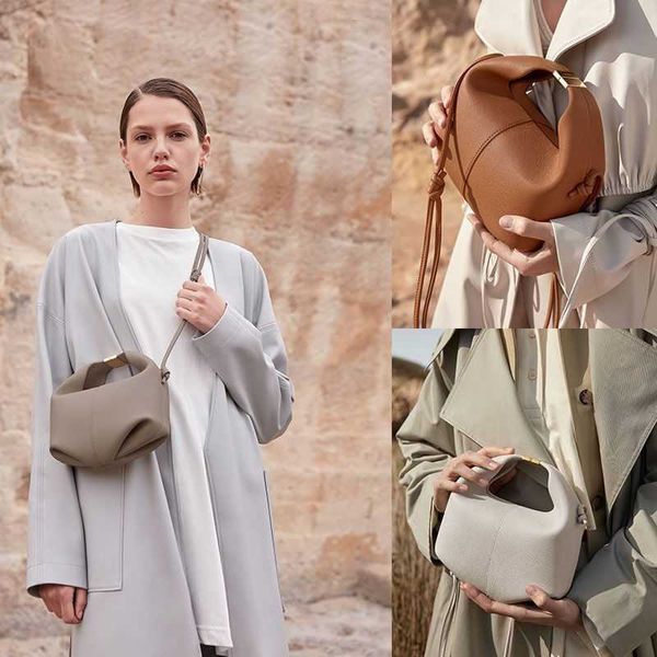 french polene paris niche premium leather one shoulder cross shoulder bag for women number11 dumplings bento bag
french polene paris niche premium leather one shoulder cross shoulder bag for women number11 dumplings bento bag