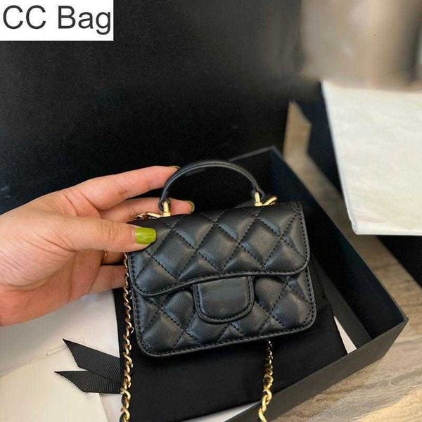 cc bag 9a 2023ssw classic mini flap vainty coin purse bags lambskin handle cosmetic case with gold metal hardware matelasse chain crossbody, White
cc bag 9a 2023ssw classic mini flap vainty coin purse bags lambskin handle cosmetic case with gold metal hardware matelasse chain crossbody, White