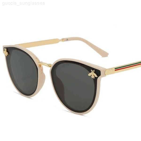mens designer sunglasses luxury women sunglasses oval metal frame little bee men glasses uv400 classic retro brand sport eyewear designer me, White;black
mens designer sunglasses luxury women sunglasses oval metal frame little bee men glasses uv400 classic retro brand sport eyewear designer me, White;black