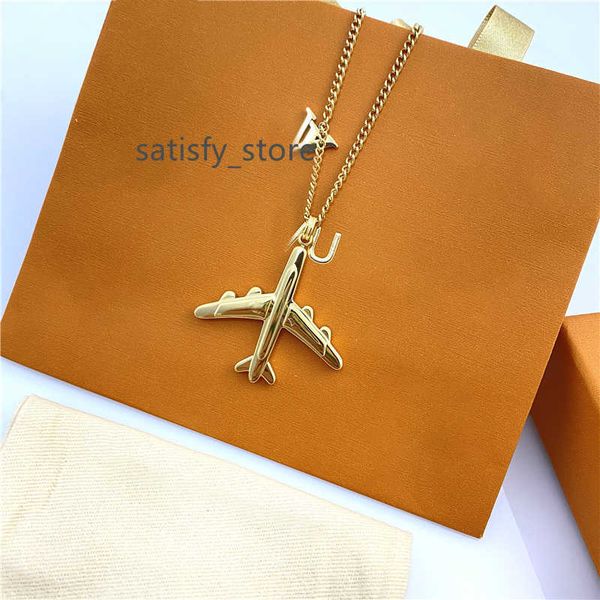 designer airplane necklace alphabet 925 silver pendant necklace short version of luxury jewellery for women
designer airplane necklace alphabet 925 silver pendant necklace short version of luxury jewellery for women