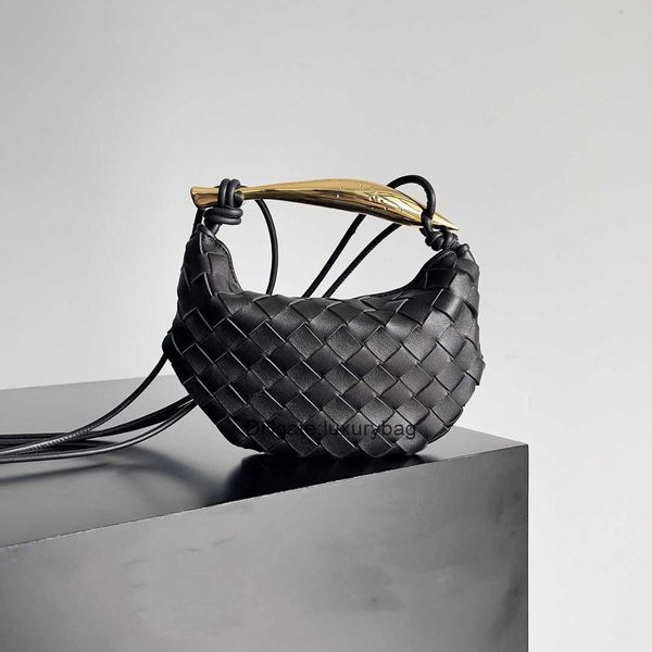 aaaaabotteg uneta jodie mini teen intrecciato woven bag leather sardine bag niche design metal half moon handle dumpling bag one shoulder cr
aaaaabotteg uneta jodie mini teen intrecciato woven bag leather sardine bag niche design metal half moon handle dumpling bag one shoulder cr