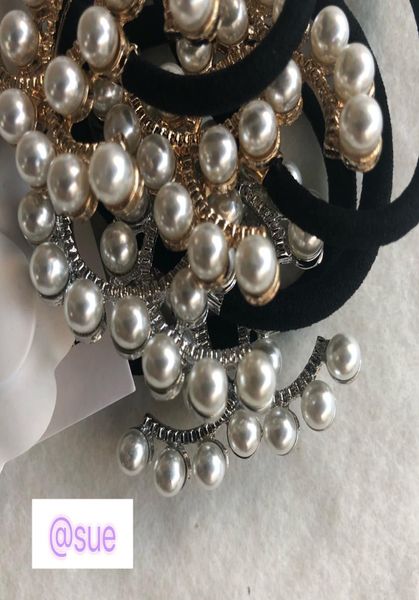 45cmx35cm fashion metal pearl c shaped hair tie vipcc hair rope alloy elastic hair rope viped gift with card5753166, Golden;silver
45cmx35cm fashion metal pearl c shaped hair tie vipcc hair rope alloy elastic hair rope viped gift with card5753166, Golden;silver
